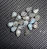  - Labradorit kvapka 9x5mm - 1153978