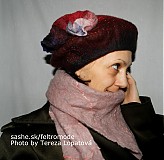 - Ručne vyplstená baretka »Paríž « - 1233444