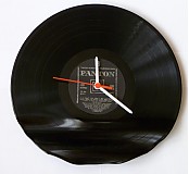  - Hodiny z LP černé vlnky - 1256720