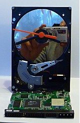 - hodiny z HDD