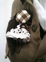 - brošňa mini MARA sherlock /tmavohnedo-biela/ - 1459841