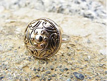 - Golden - 1468399
