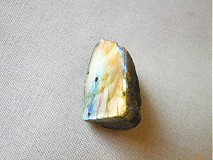  - labradorit polosurový 32 x 19 x 16 mm - 448976