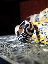 - Black & White - 453716
