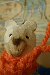  - Macko s oranžovým šálikom - 914848