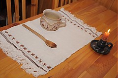  - Obrúsok s hnedou výšivkou - 970538