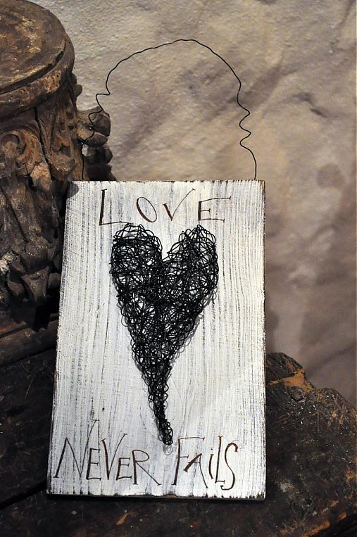 - Obrázok...love never fails - 1082554