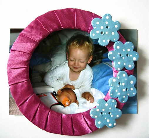  - Magneticky satenovy ramik s gombikmi - 165782