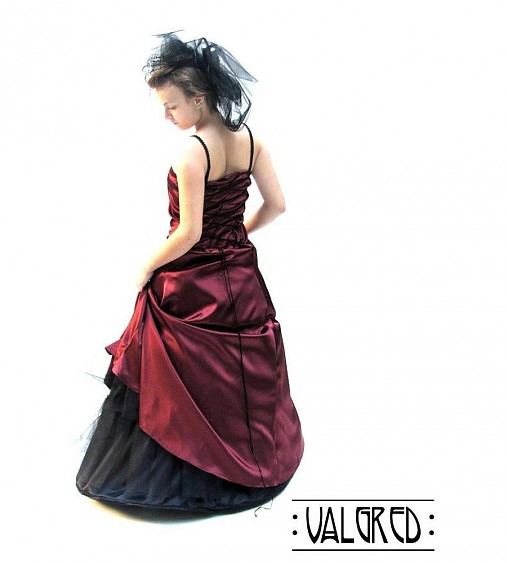 - just she - 883448
