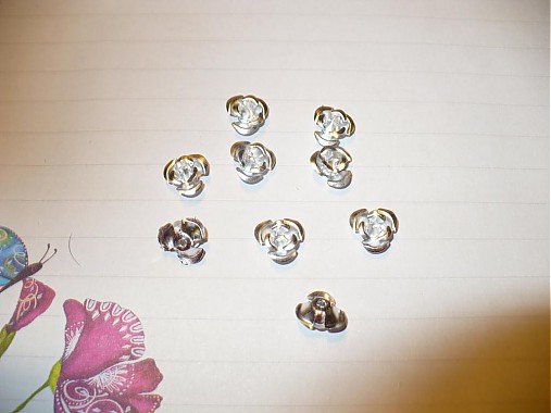 Korálky - kovové ružičky - 10 ks - 3775073_