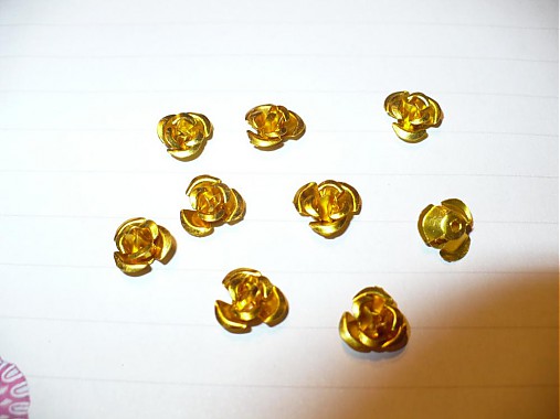 Korálky - kovové ružičky - 10ks - 3775174_