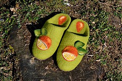 Ponožky, pančuchy, obuv - Plstené papučky Vitamínky - 3793472_