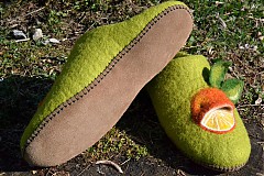 Ponožky, pančuchy, obuv - Plstené papučky Vitamínky - 3793480_
