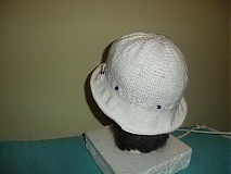 Detské čiapky - Biely klobúčik s modrými korálkami - 3798608_