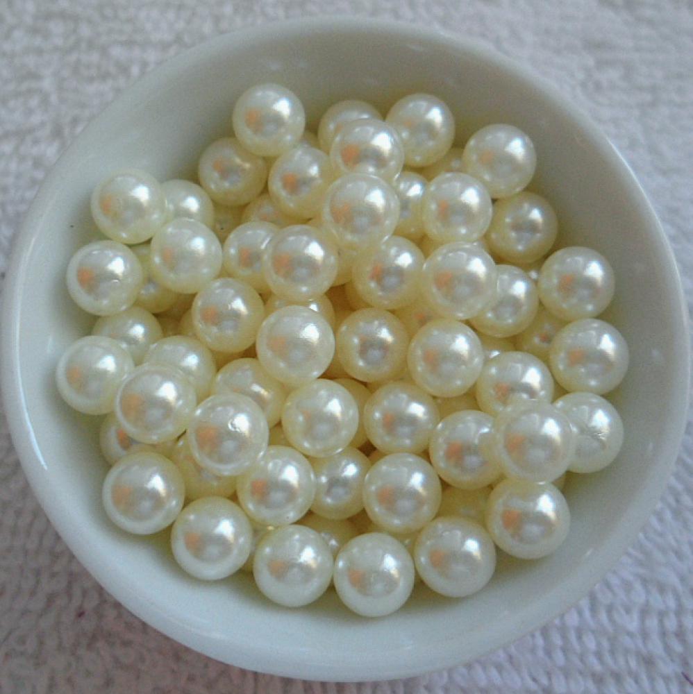 Korálky plast.BEZ otvoru-sv.krémová