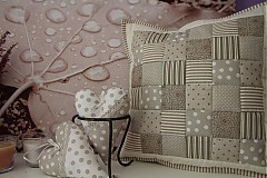 Úžitkový textil - Prehoz, vankúš patchwork vzor hnedej, obliečka 40x40 cm - 3835584_