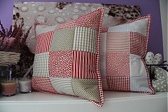 Úžitkový textil - Prehoz, vankúš patchwork vzor červeno-šedá, obliečka 40x40 cm - 3860242_