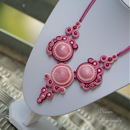 Růžové vábení - náhrdelník