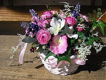 Dekorácie - košíček s levanduľou a ružičkami - 4029643_