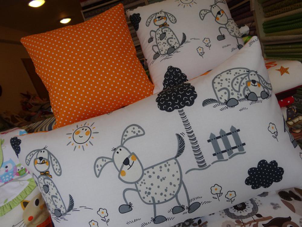 vankúšiky ,závesy a prehoz na želanie:)