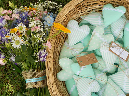 Darčeky pre svadobčanov - Mentolové svadobné srdiečka, 10 cm - 4137057_