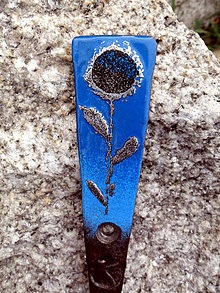 Nábytok - Kovaný vešiak s trblietavým okom-modroočko - 4180198_