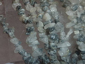 Minerály - Krištálové vlasy čierne - zlomky - 4251217_