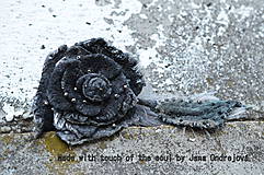 Brošne - Dark Collection-plstená hodvábna ruža - 4434604_