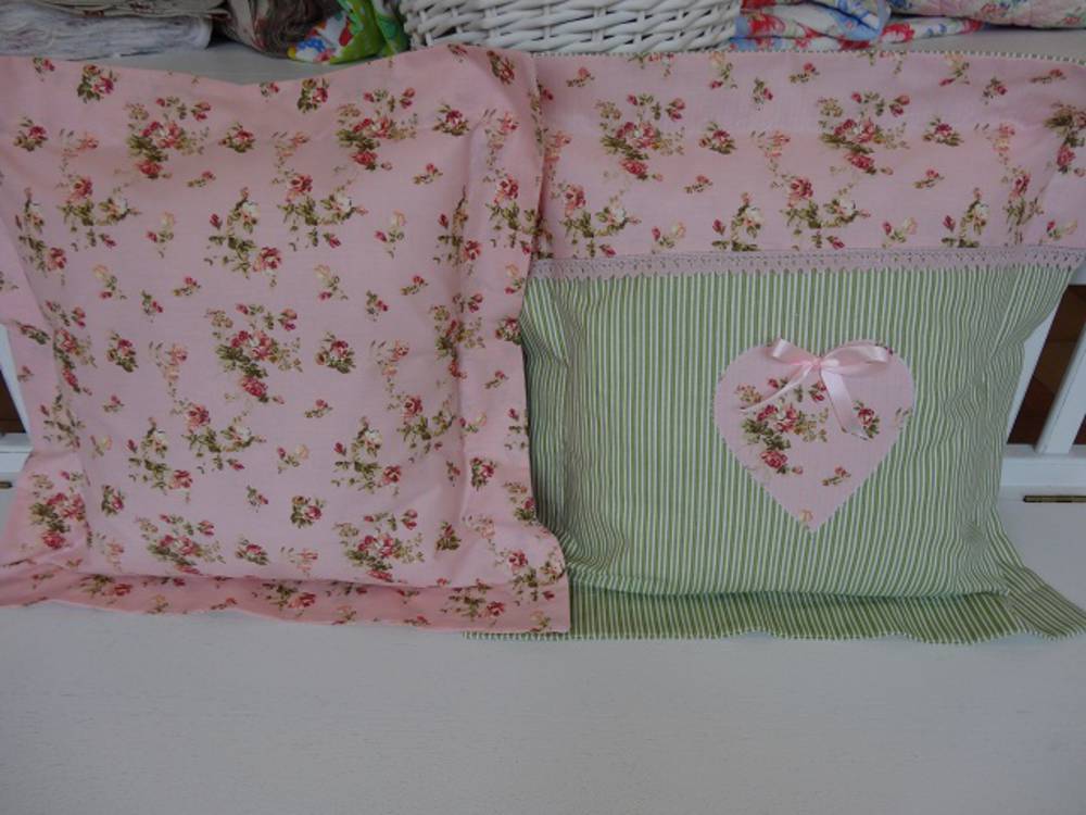 vankúšiky z uškami:)