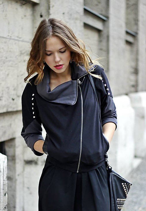 Mikiny - Čierna mikina na zips s cvočkami (M052N1-1) - 4552779_