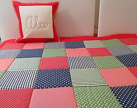 Úžitkový textil - Prehoz, vankúš patchwork vzor červeno-modro-zelená, deka 140x200 cm - 4586459_