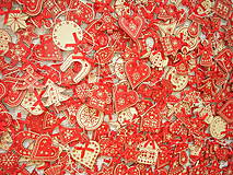 Dekorácie - Vianočné ozdoby drevené červené a smotanové - 4650194_
