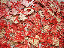 Dekorácie - Vianočné ozdoby drevené červené a smotanové - 4650196_