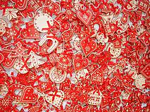 Dekorácie - Vianočné ozdoby drevené červené a smotanové - 4654355_