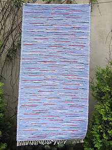 Úžitkový textil - Ručne tkaný koberec - modrý podklad 70 x 150 cm - 4680156_