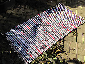 Úžitkový textil - Ručne tkaný koberec 80 x 150 cm ,,chaluparsky,, - 4730435_
