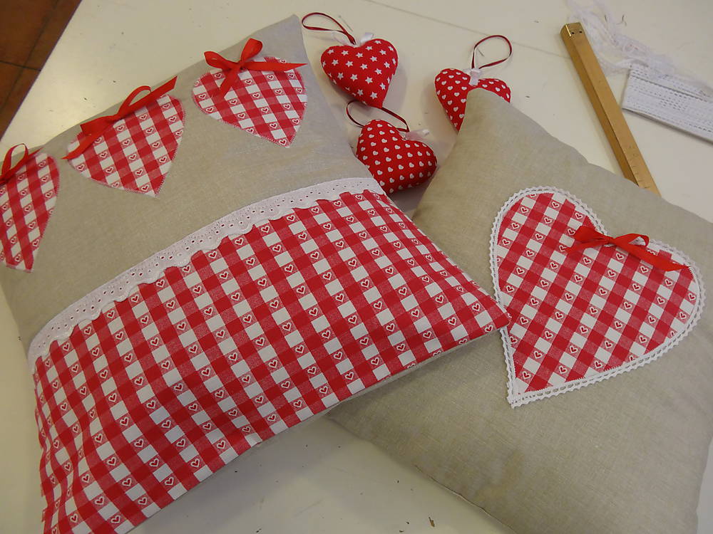 vankúšiky  na želanie:)vela lásky :)