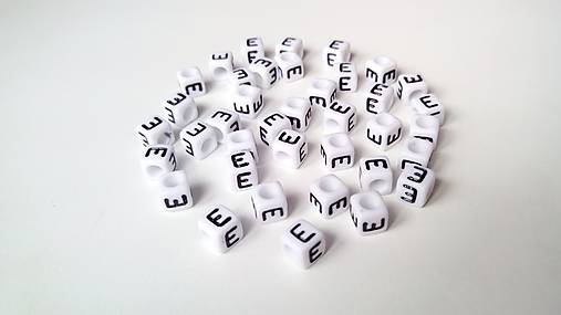 Písmenka kocky biele E