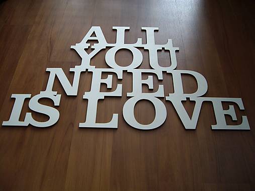 Tabuľky - Nápis All you need is love  - 4887372_