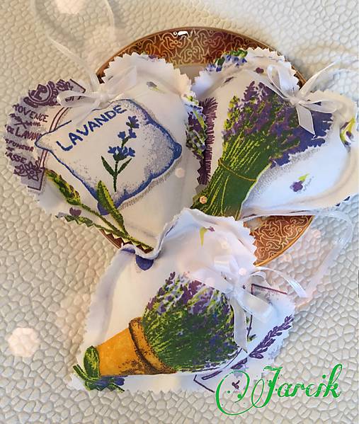 Darčeky pre svadobčanov - Levanduľové srdiečka {10 cm} - 4939064_