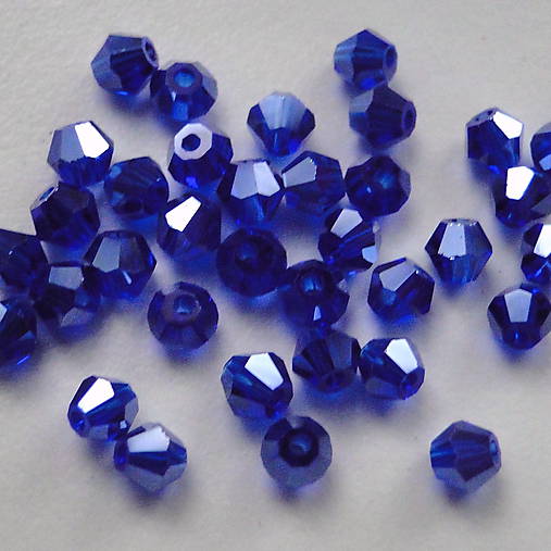 Sklenená korálka-bicone 4mm-1ks