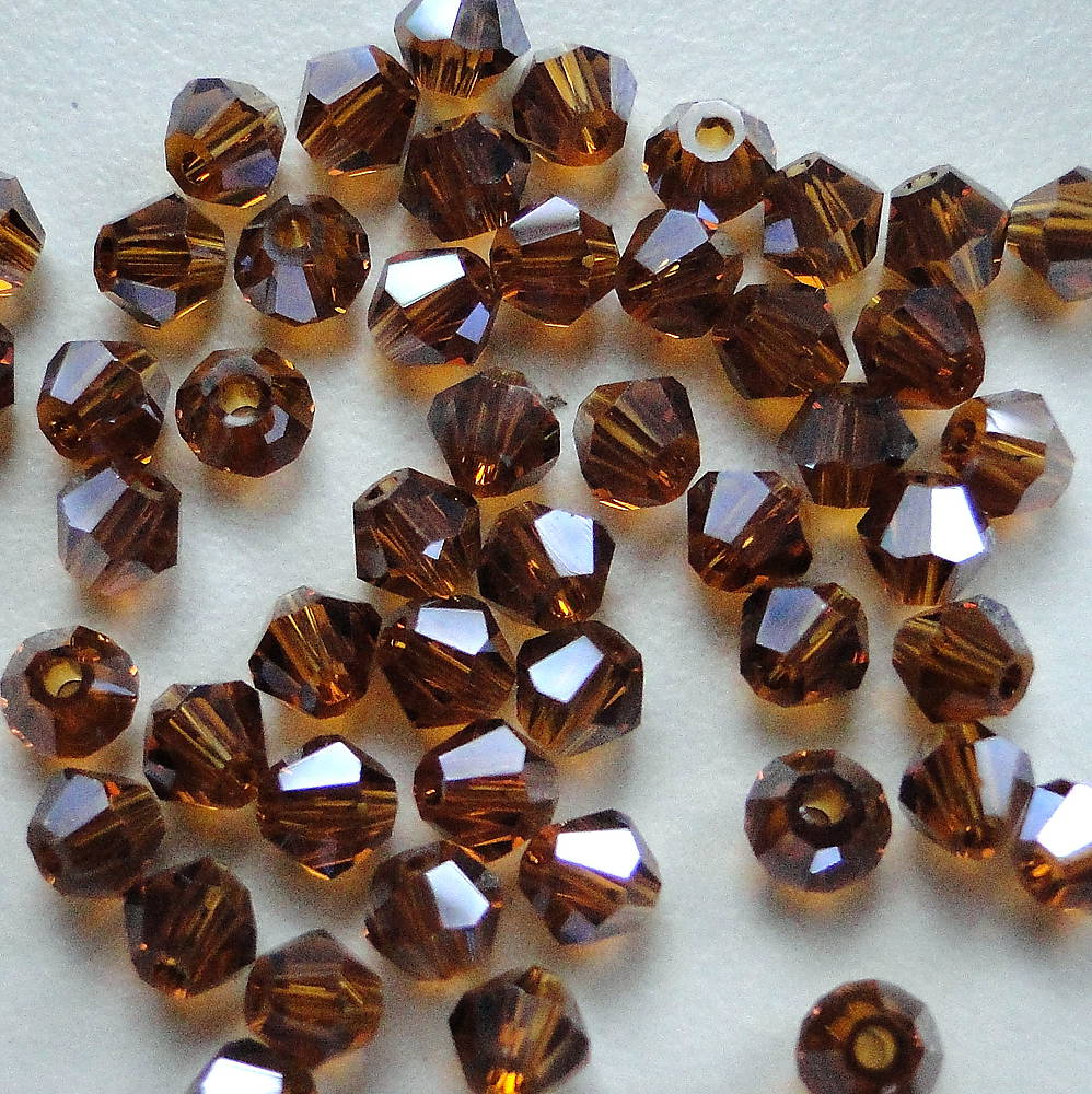 Sklenené korálky bicone 4mm-1ks (tm.topas)