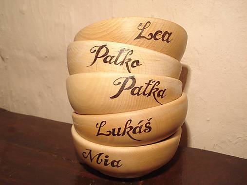 Nádoby - Drevená miska s menom 16cm - 4984617_