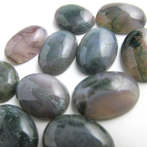 Minerály - Machový achát-mliečny  / kabošon 13x18mm - 5102893_