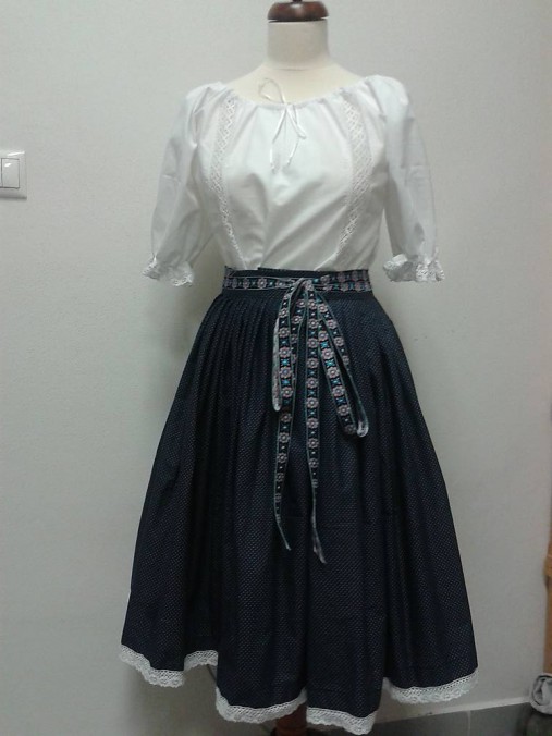 Modrotlačová sukňa s mašľou