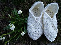 Ponožky, pančuchy, obuv - Pieseň pre Kristínkine biele papuče - 5243284_