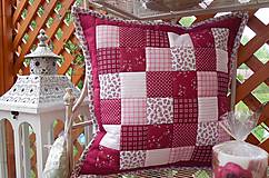 Prehoz, vankúš patchwork vzor bordovo - ružovo - biela ( rôzne varianty veľkostí )