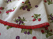 Úžitkový textil - obrus "lesné plody" s paličkovanou krajkou - 5413576_