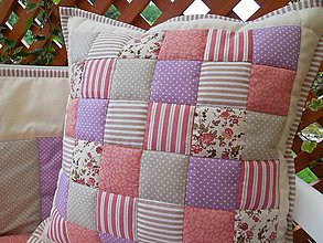 Úžitkový textil - Prehoz, vankúš patchwork vzor béžovo-fialovo-staroružová, vankúš - 5481845_