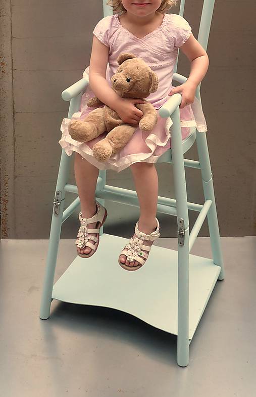 Vysoká drevená stolička pre dieťa. Thonet